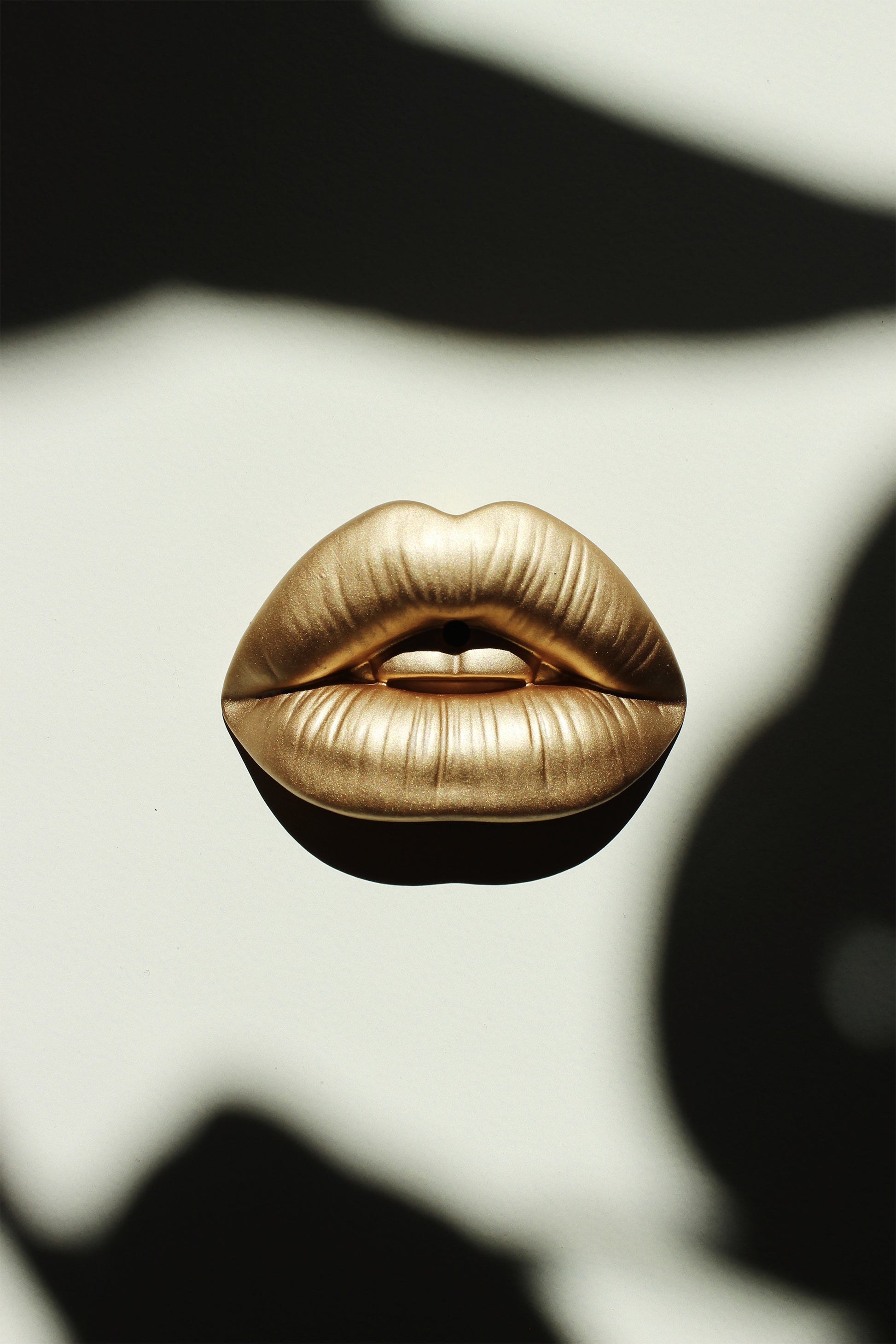 Bronze Lip Incense stick holder