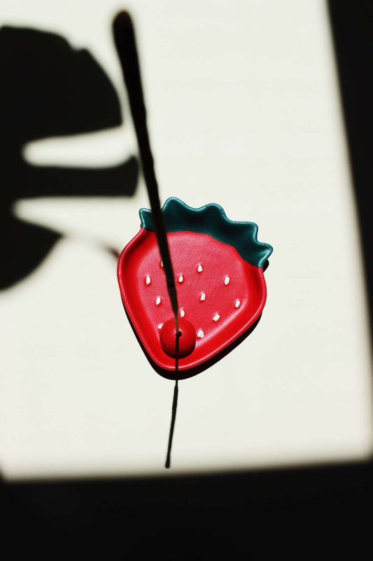 Strawberry shaped incense holder - red