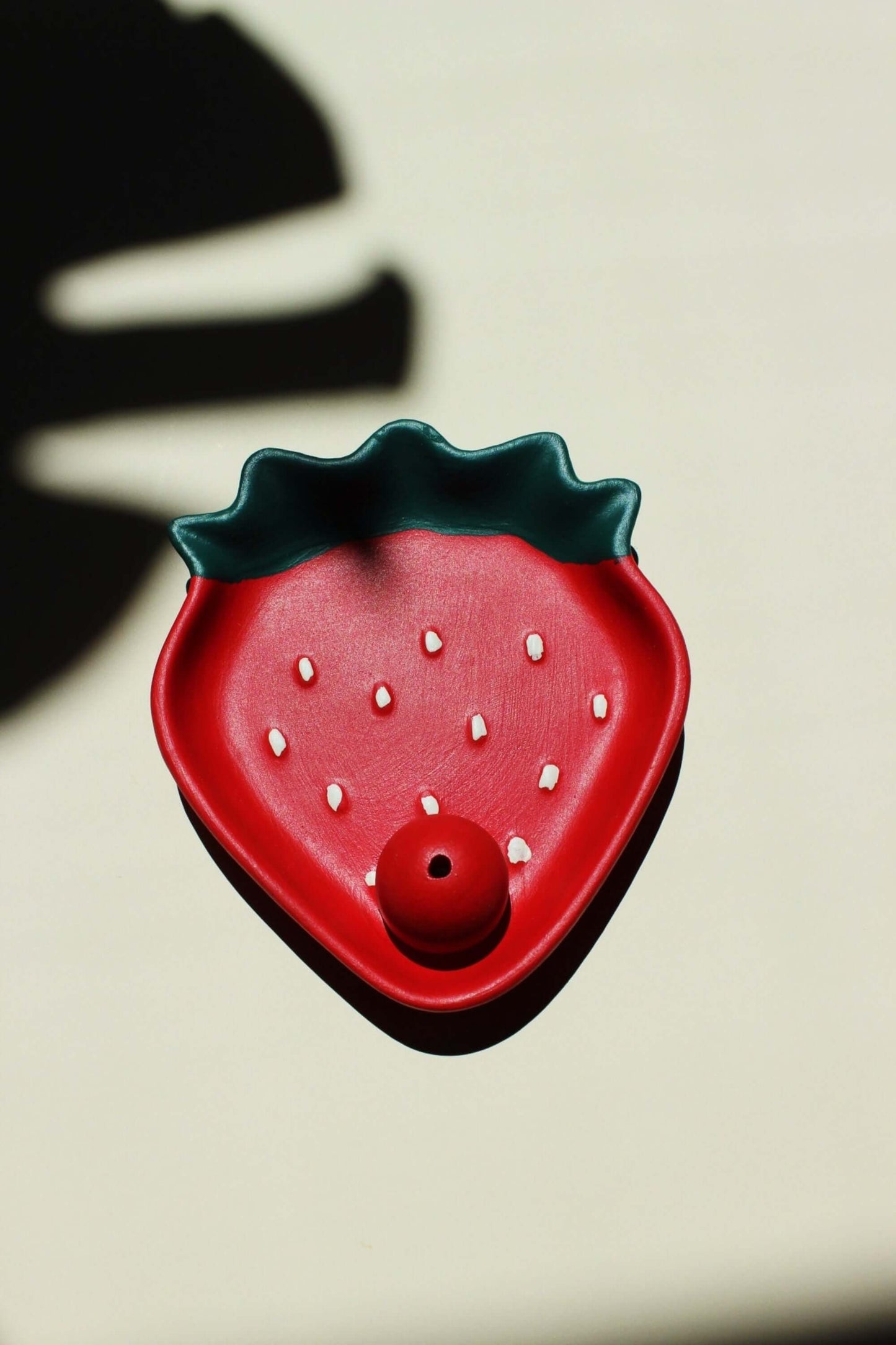 Strawberry shaped incense holder - red